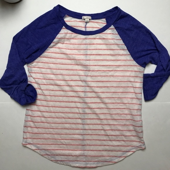 GAP Tops - EUC Linen baseball tee GAP Tops - EUC Linen baseball tee